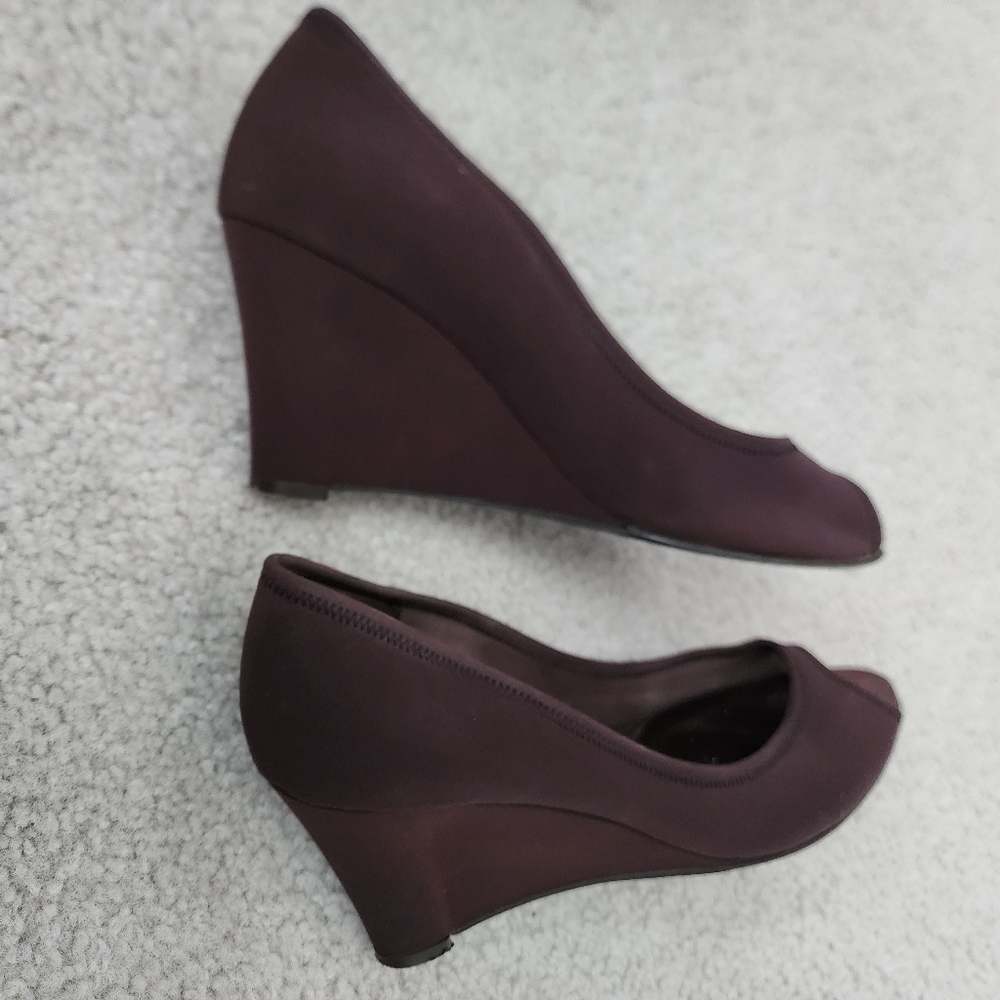 Authentic Salvatore Ferragamo Neoprene Brown Peep Hole Wedge Size 8